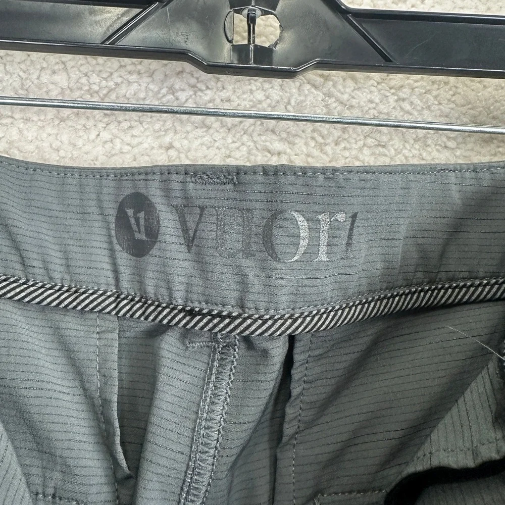 Vuori Aim Performance Chino Shorts Mens 34 Gray Micro-Stripe Stretch Golfcore